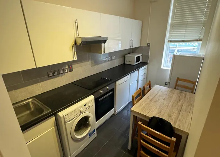 Super Central Clapham Junction Flat